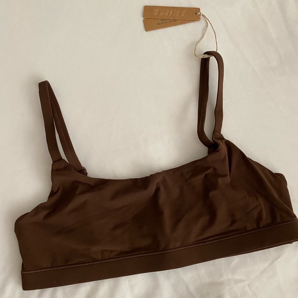 SKIMS Fits Everybody Bra in Cocoa XS